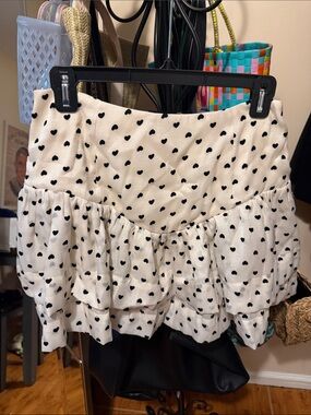Vici White Mini Skirt with Black Heart Print